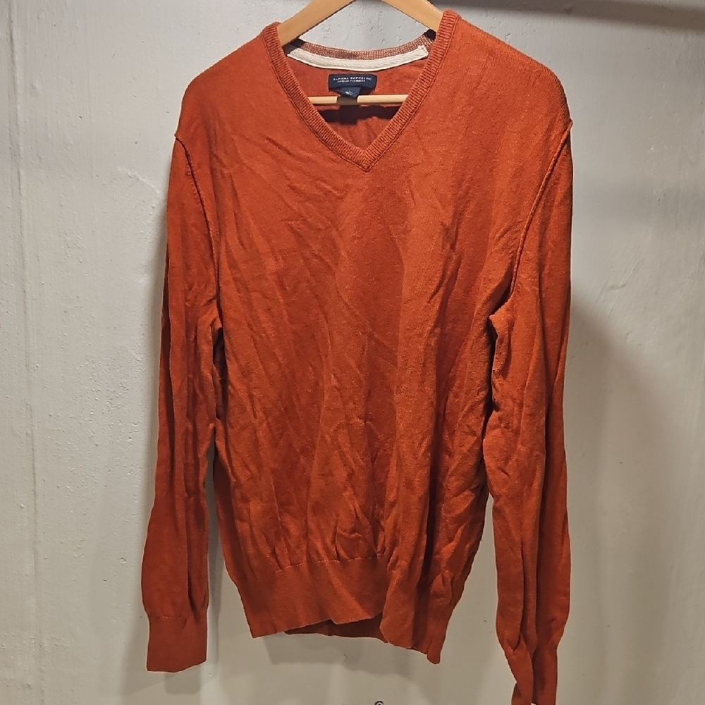 Banana Republic Men's V-Neck Sweater in Bold Orange